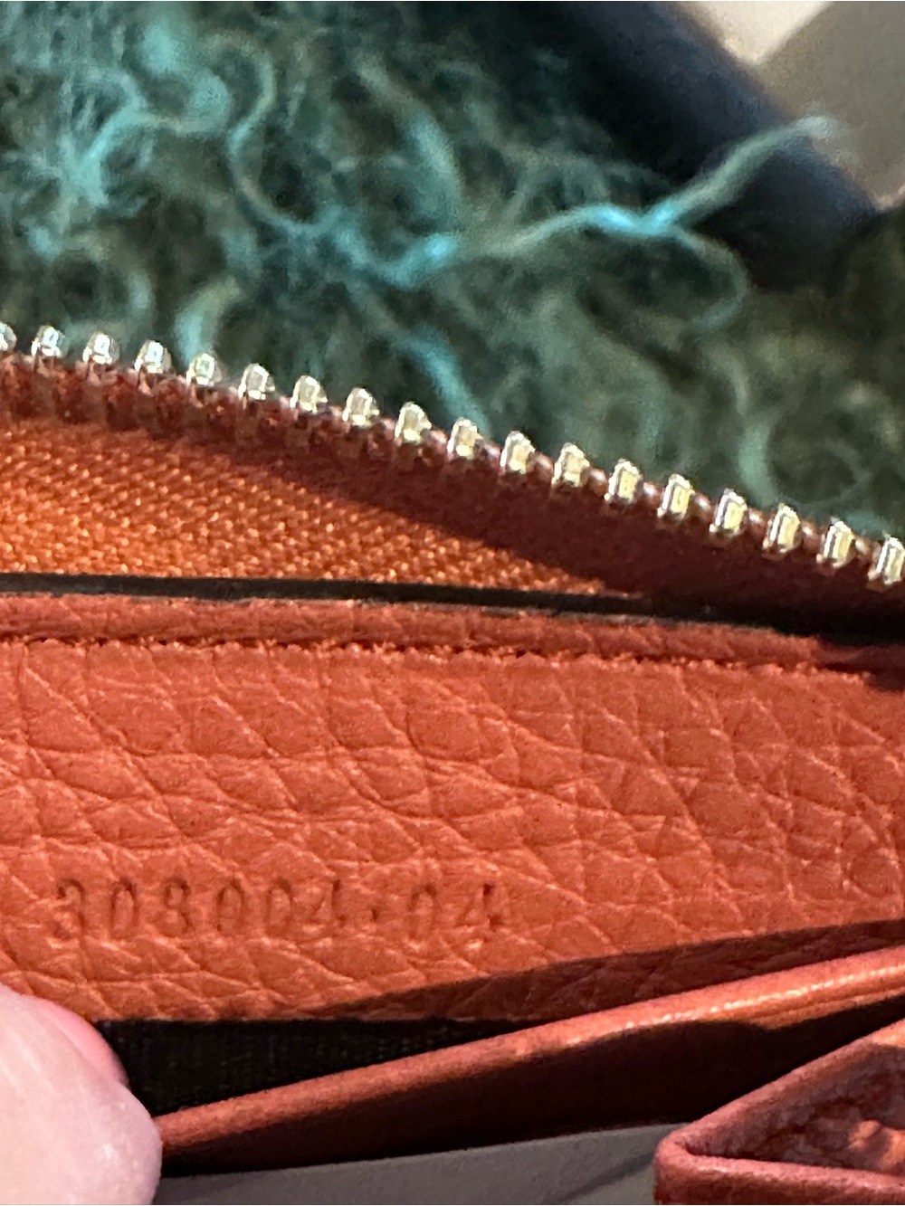 Authentic Gucci Coral-ish Leather Zip Wallet with Tassel - Picture 8 of 12